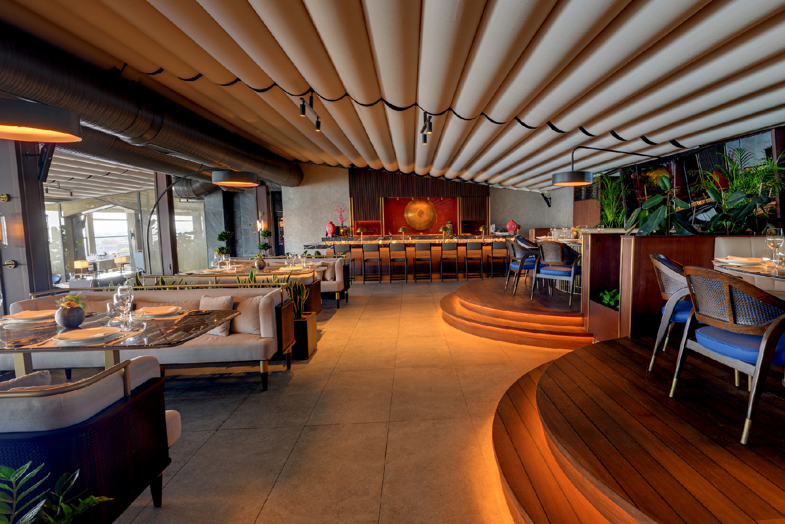 IZAKA RESTAURANT
